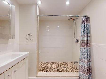 For Lease - 6 Broughton Court, Whitby, Ontario - Photo 5