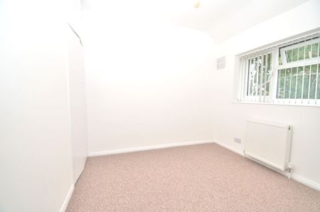3 bedroom - Photo 4