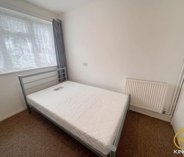 4 bedroom semi-detached house to rent - Photo 6