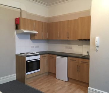 Studio Flat, Redland Road, BS6 - Photo 3