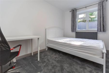 6 bedroom semi-detached house to rent - Photo 4