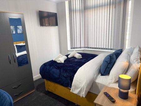 Room 2 - Photo 5
