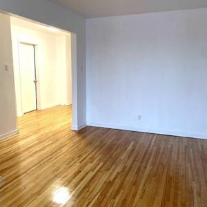 ✨ Superbe 5 1/2 à louer à Saint-Léonard! ✨🔑 - Photo 2