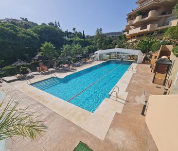 3 bedroom luxury Flat for rent in Nueva Andalucia, Spain - Photo 1