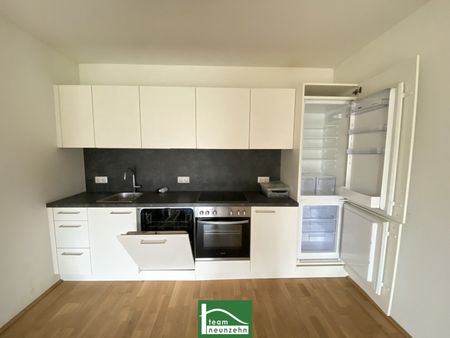 LEO 131 – Tolle Neubau-Wohnung nahe Siemens mit Blick über den Sportplatz! Abstellraum und Küche inklusive - Foto 3