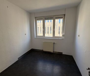 Großzügige Vier-Raum-Wohnung mit Terrasse - Photo 6