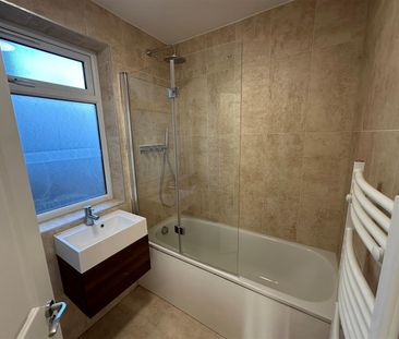 Highfield Avenue, NW9 0QA, London - Photo 4