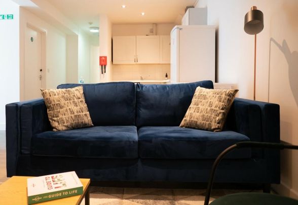 6 bedroom house to rent - Photo 1