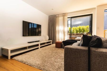 Warm and Inviting St Vincents Ave Beauty - Photo 3