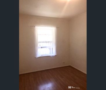 CENTRAL LOCATION WITH EASY ACCESS - THREE BEDROOM HOME - Photo 6