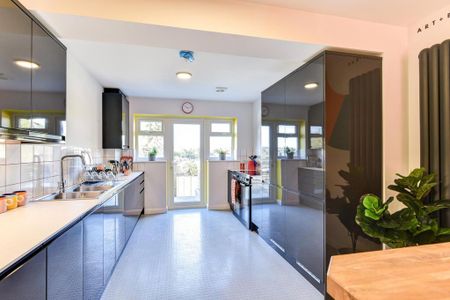 6 bedroom house to rent - Photo 4