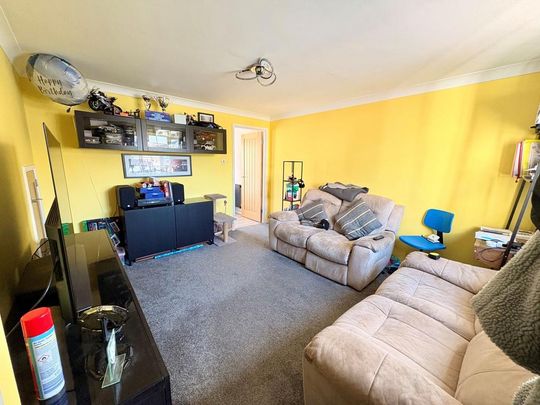 3 bedroom end of terrace house to rent - Photo 1