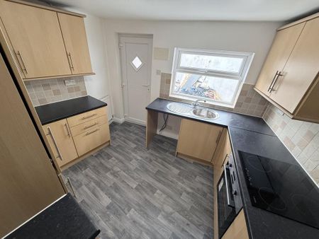 2 bedroom terraced house to rent - Photo 3