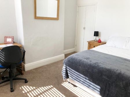 4 bedroom house share to rent - Photo 3