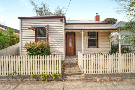 5 Moyle Street, Ballarat Central - Photo 2
