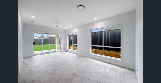 Brand new living - Photo 1