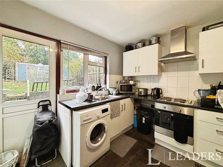 3 bedroom property to rent Rectory Wood, Harlow, Essex, CM20 - Photo 5