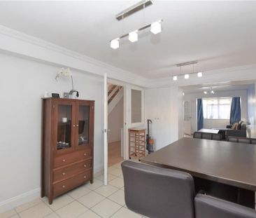 3 bedroom terraced house to rent - Photo 2