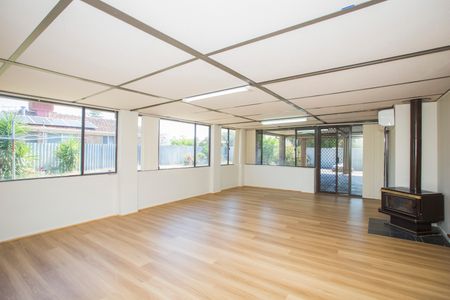 13 Duff Road, Riverton WA 6148 - House For Rent | Domain - Photo 3