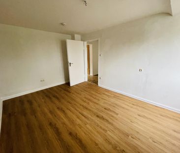 Gemütliche 3-Zimmer- Dachgeschoss-Wohnung - in der Innenstadt! - Photo 3