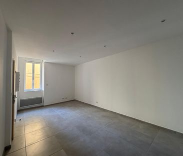 Location Appartement 1 pièce 30m² ST MAXIMIN LA STE BAUME 83470 - Photo 2