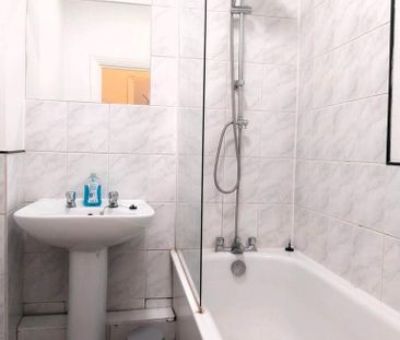 House share to rent - Photo 2