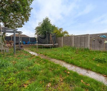 Studio Flat to rent - Cray Road, Belvedere, DA17 - Photo 2