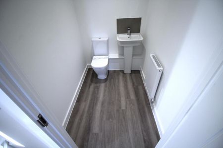 3 bedroom detached house to rent - Photo 2