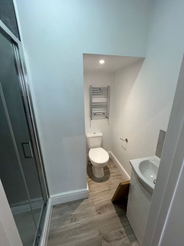 4 Bed Terraced House, Norris Road, RG6 - Photo 4