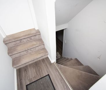 For Lease - 27 Pine Avenue, Mississauga, Ontario - Photo 2