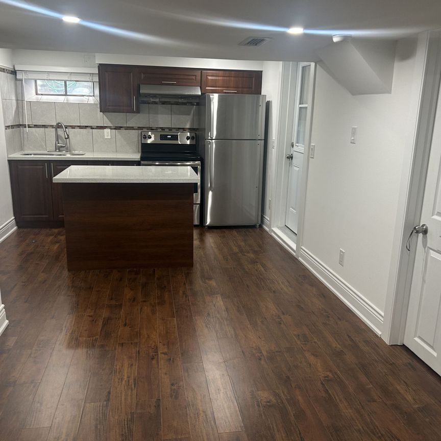 For Lease - 4057 Taffey Crescent Unit# Lower, Mississauga, Ontario - Photo 1