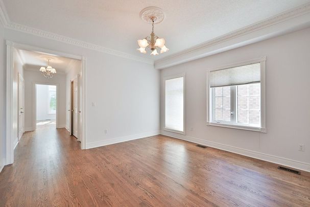 For Lease - 37 Castlegate Boulevard, Brampton, Ontario - Photo 1