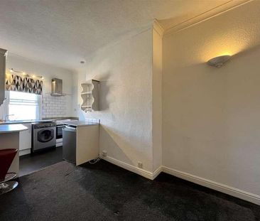 Cambridge Terrace, Scarborough, YO11 - Photo 3