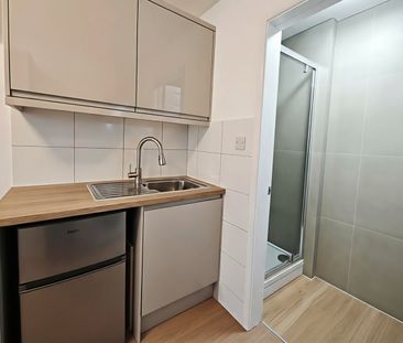 1 Bed Flat, Further Green Road, SE6 - Photo 5