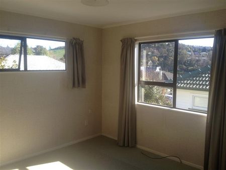 Private sunny two bedroom unit with large garage s... - Photo 2