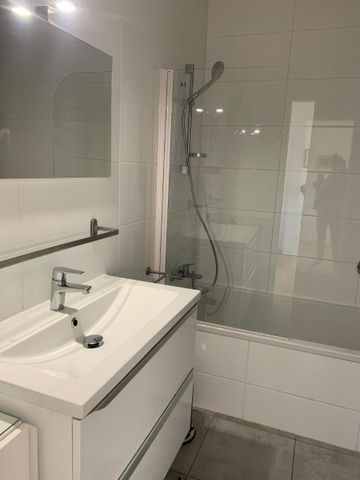 Location Appartement 3 pièces 65m² LYON 3ème - Photo 5