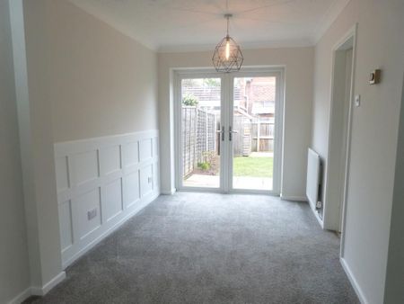 3 bedroom end of terrace house to rent - Photo 3