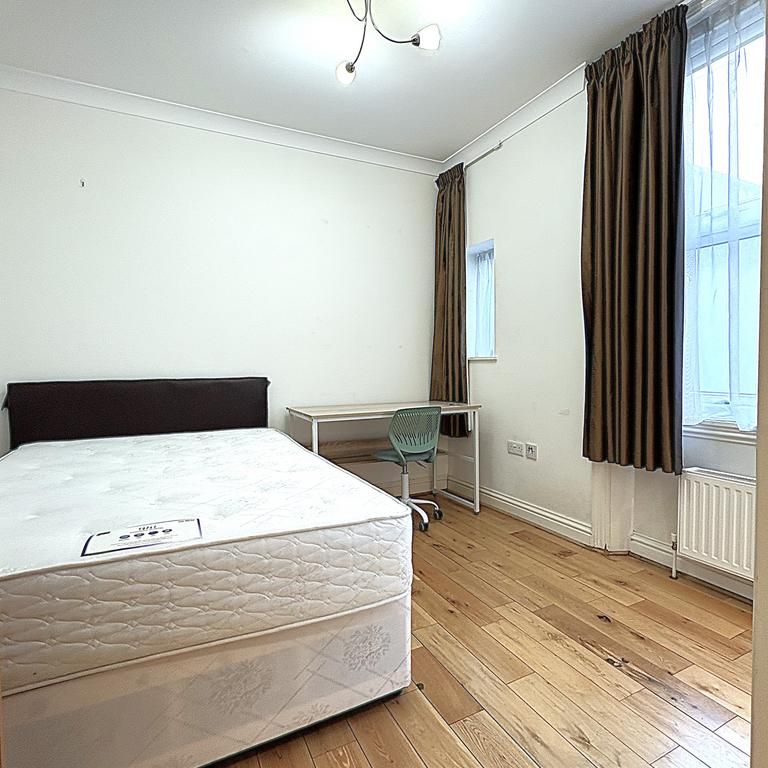 Studio to rent - Photo 1