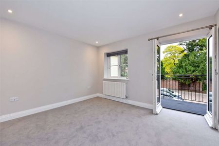 A unique two bedroom semi-detached home located in the heart of Marlow. - Photo 4