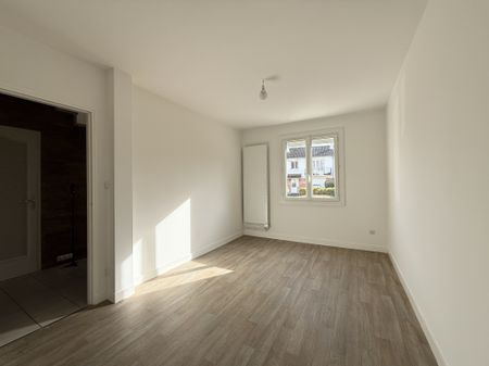 Location Maison 4 pièces 98m² LE MANS 72000 - Photo 2