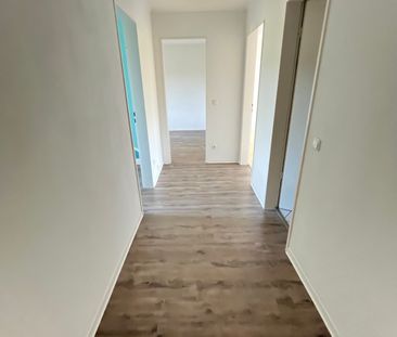 Zum 16.10.2024 - Tolle 3 Zimmer Wohnung mit Balkon - Foto 1