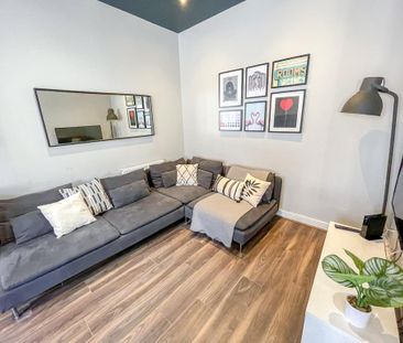 6 bedroom terraced house to rent - Photo 4