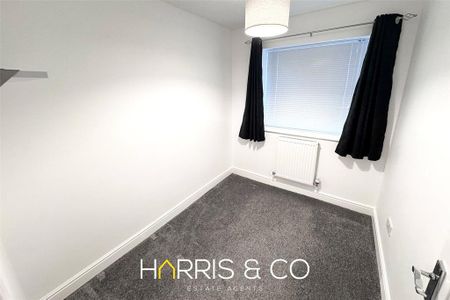 2 bedroom end of terrace house to rent - Photo 4