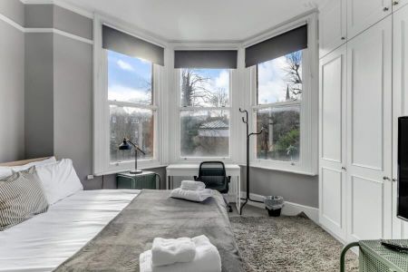 3 Bedroom Flat To Let - Photo 4