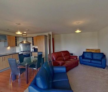 3 bedroom flat to rent - Photo 2