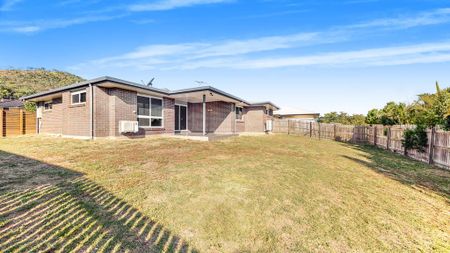 Discover modern family living in the heart of Norman Gardens! - Photo 5