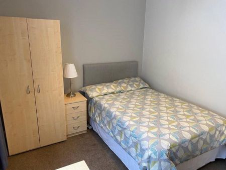 3 bedroom terraced house to rent - Photo 2