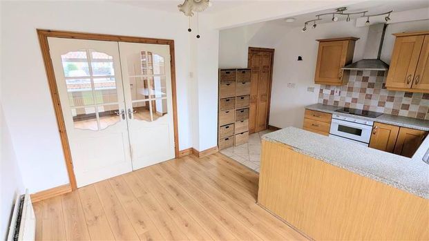 37 Hills Avenue, Belfast, BT4 1LR - Photo 1