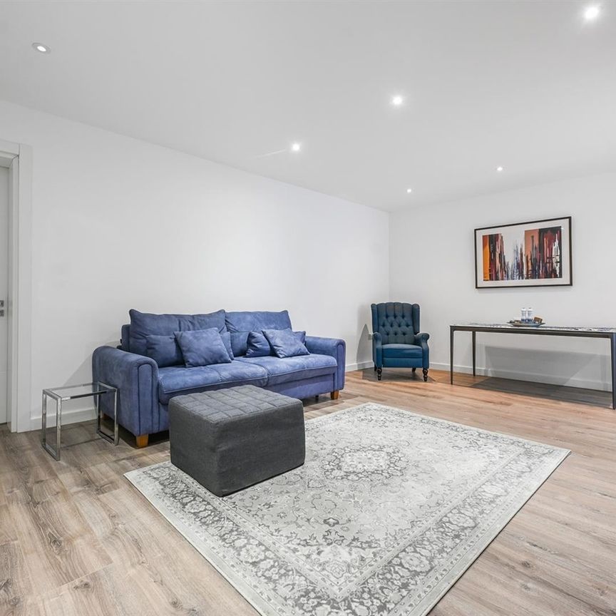 2 Bed Flat, Hoop Lane, NW11 - Photo 1