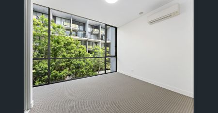 Amazing Fresh Painted and Brand New Carpet two-bedroom plus study apartment for lease in MASCOT - Photo 2